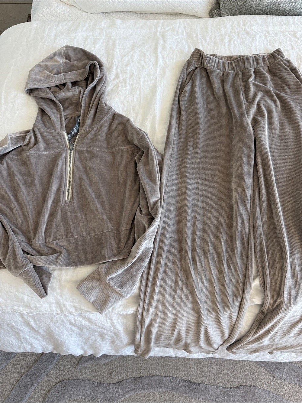Vuori Haven Relaxed Ribbed Lounge Set - Taupe
